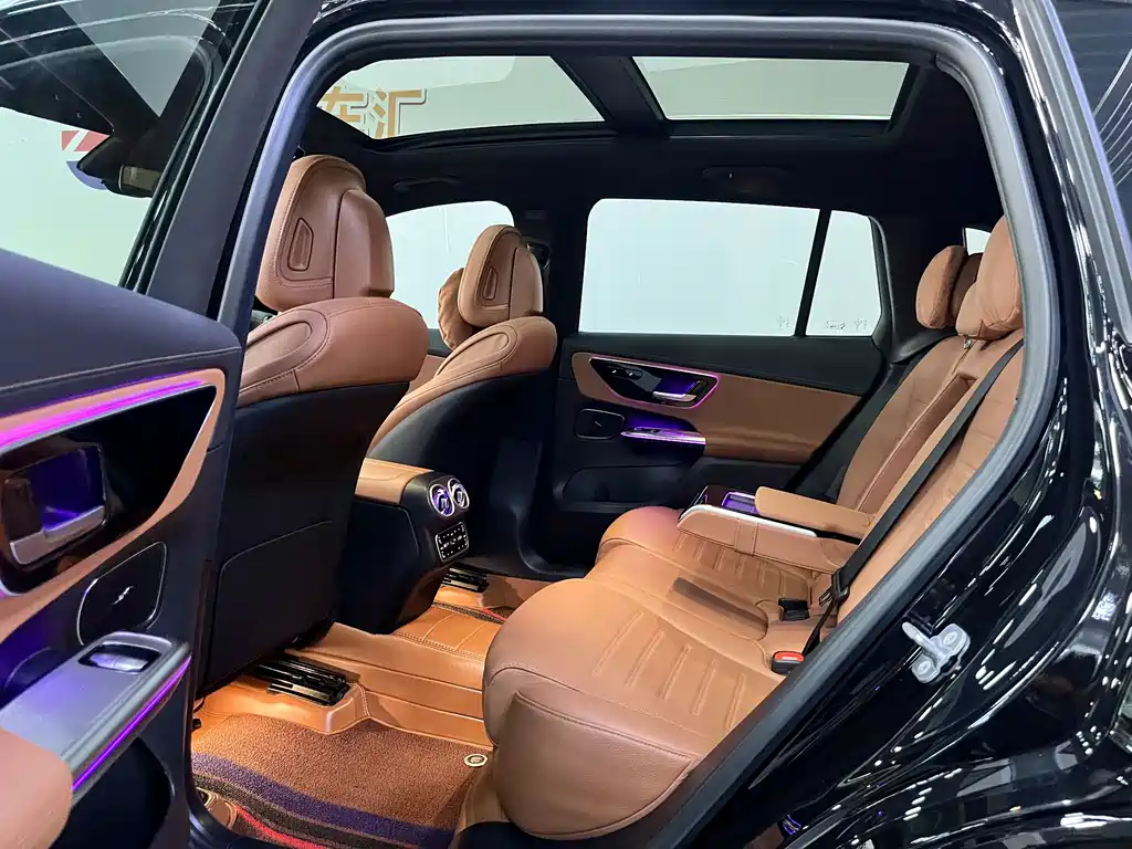 Mercedes-Benz Mercedes-Benz GLC 2023 GLC 300 L 4MATIC Dynamic Model 5-Seat 2023 - thumbnail 7