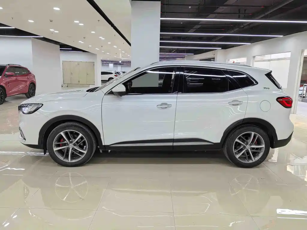 MG MG HS 2018 30T Automatic AWD Trophy Hormone Supercharged Edition国V  Wait, let me correct that - "Hormone Supercharged Edition" doesn't seem like an official MG model name. The accurate translation would be:  MG HS 2018 30T Automatic AWD Trophy Edition国V 2020 - thumbnail 5