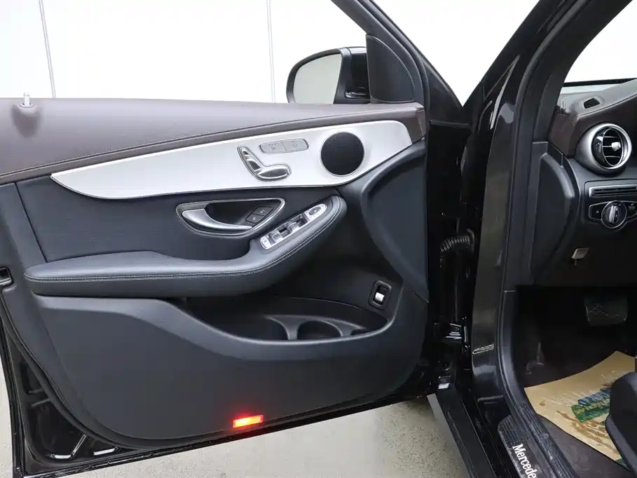 Mercedes-Benz Mercedes-Benz GLC 2021 GLC 260 L 4MATIC Sport Edition 2021 - thumbnail 11