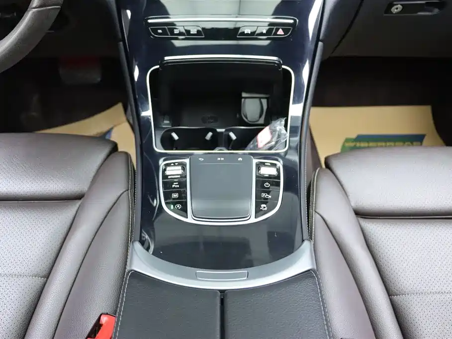 Mercedes-Benz Mercedes-Benz GLC 2021 GLC 260 L 4MATIC Sport Edition 2021 - thumbnail 24