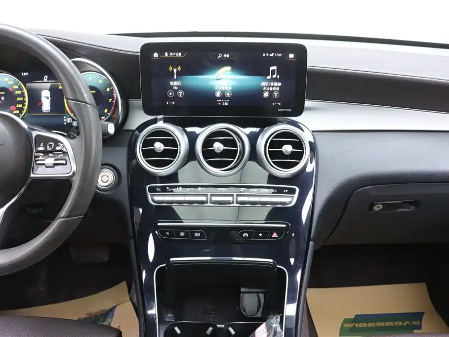 Mercedes-Benz Mercedes-Benz GLC 2021 GLC 260 L 4MATIC Sport Edition 2021 - thumbnail 25