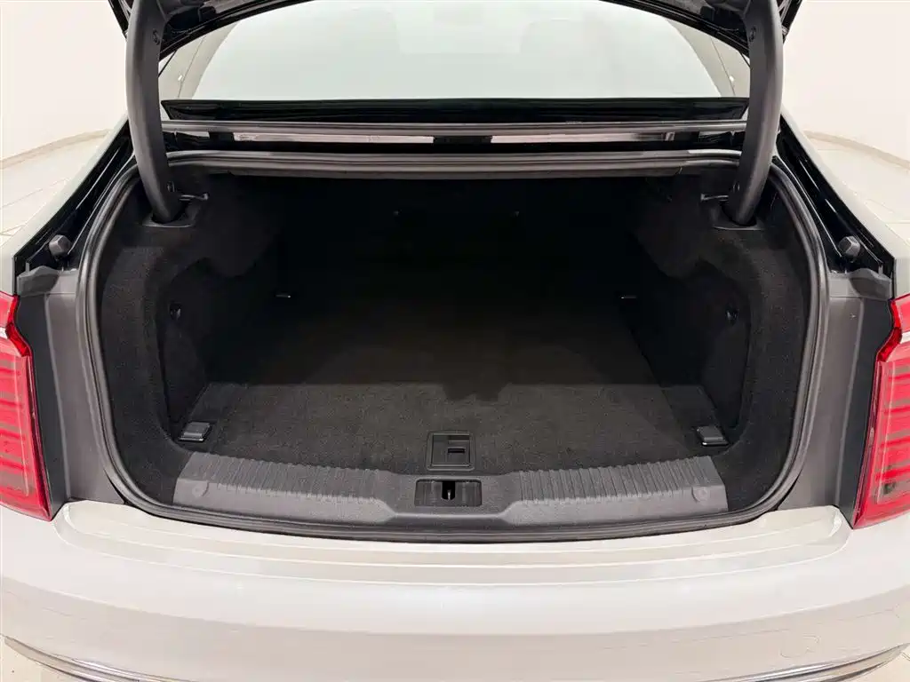 Hongqi Hongqi H9 2020 2.0T Smart Connect Flag Smooth Version 2022 - thumbnail 14