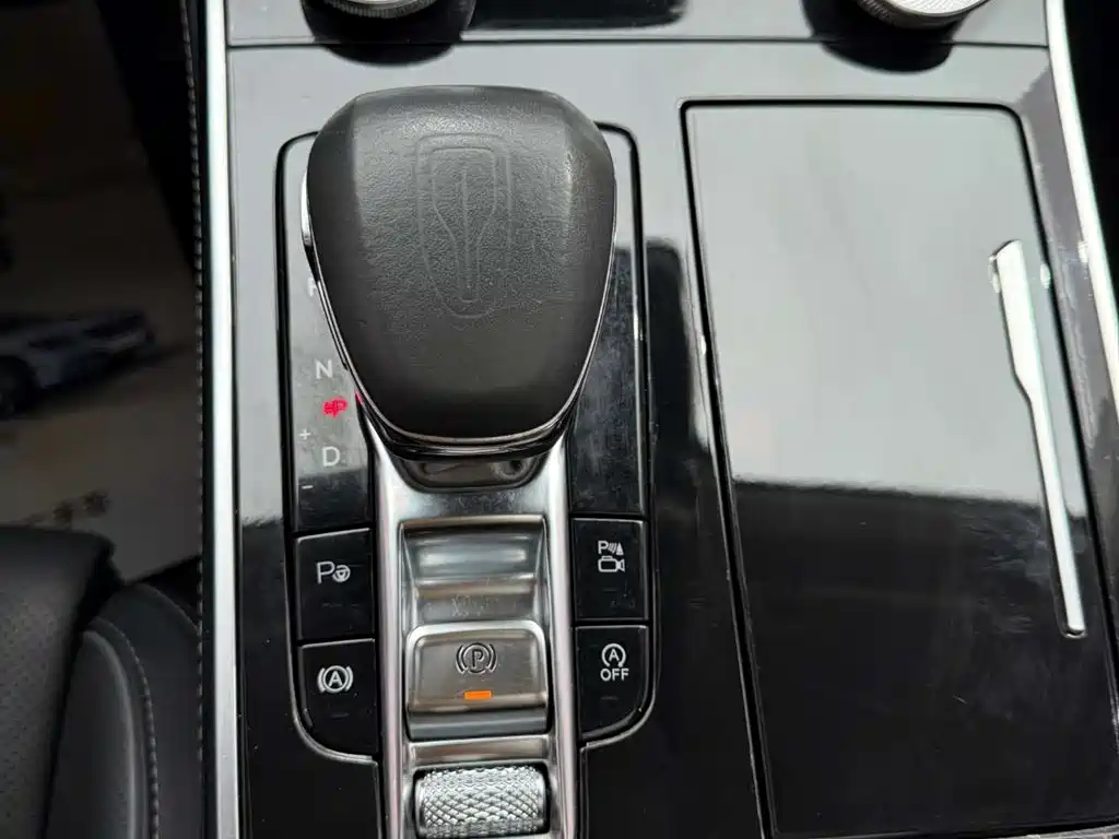 Hongqi Hongqi H9 2020 2.0T Smart Connect Flag Smooth Version 2022 - thumbnail 24