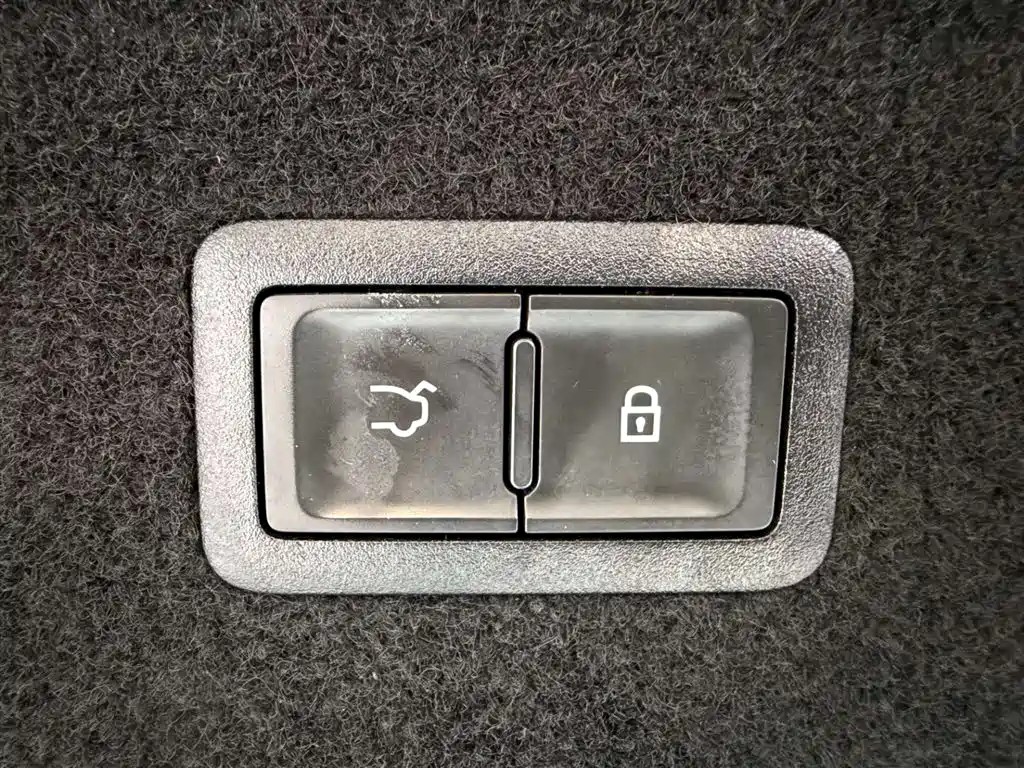 Hongqi Hongqi H9 2020 2.0T Smart Connect Flag Smooth Version 2022 - thumbnail 28