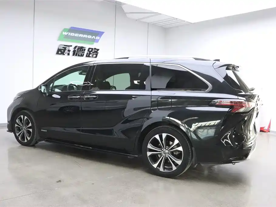 Toyota Toyota Granvia 2022 2.5L Hybrid Premium Edition 2023 - thumbnail 7