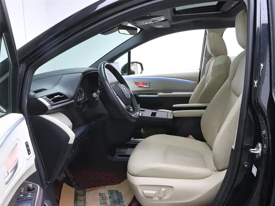 Toyota Toyota Granvia 2022 2.5L Hybrid Premium Edition 2023 - thumbnail 14