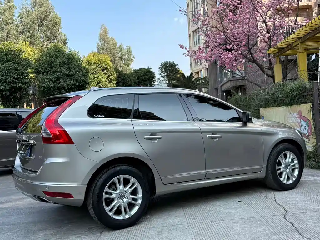 Volvo Volvo XC60 2016 T5 Momentum 2015 - thumbnail 4