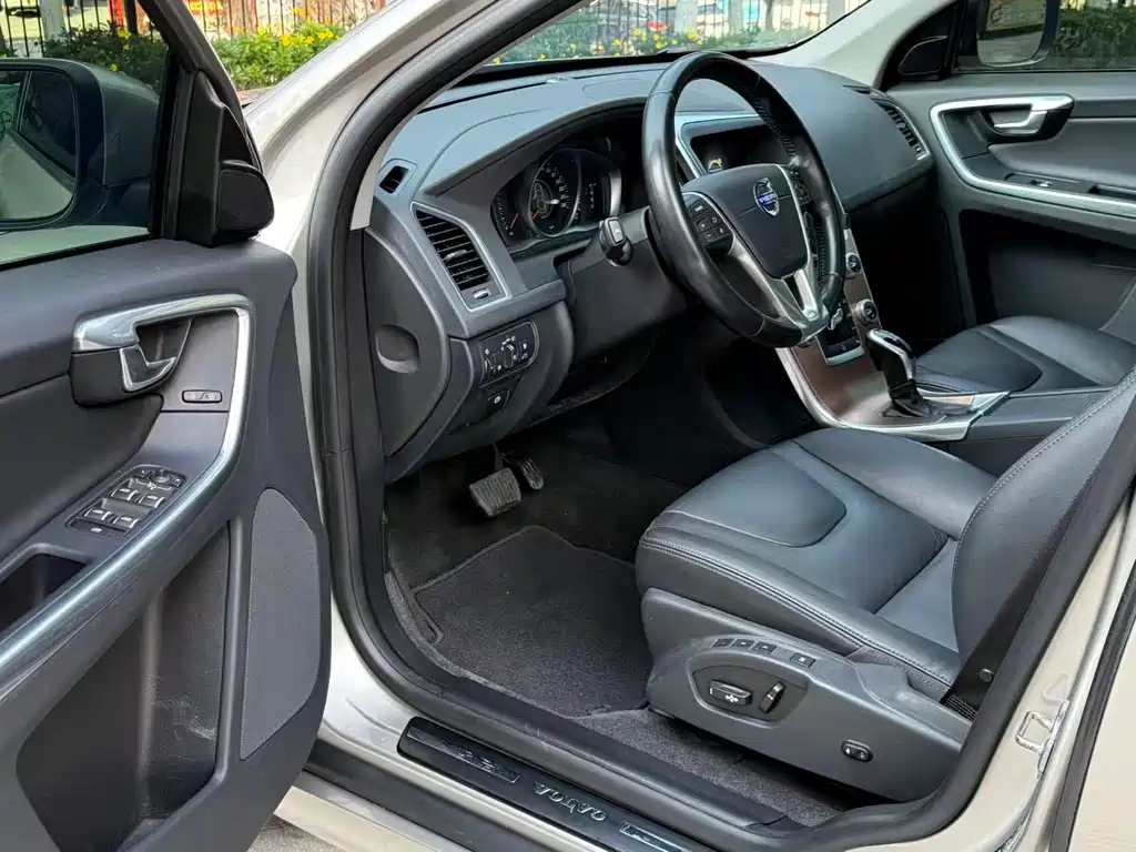 Volvo Volvo XC60 2016 T5 Momentum 2015 - thumbnail 7