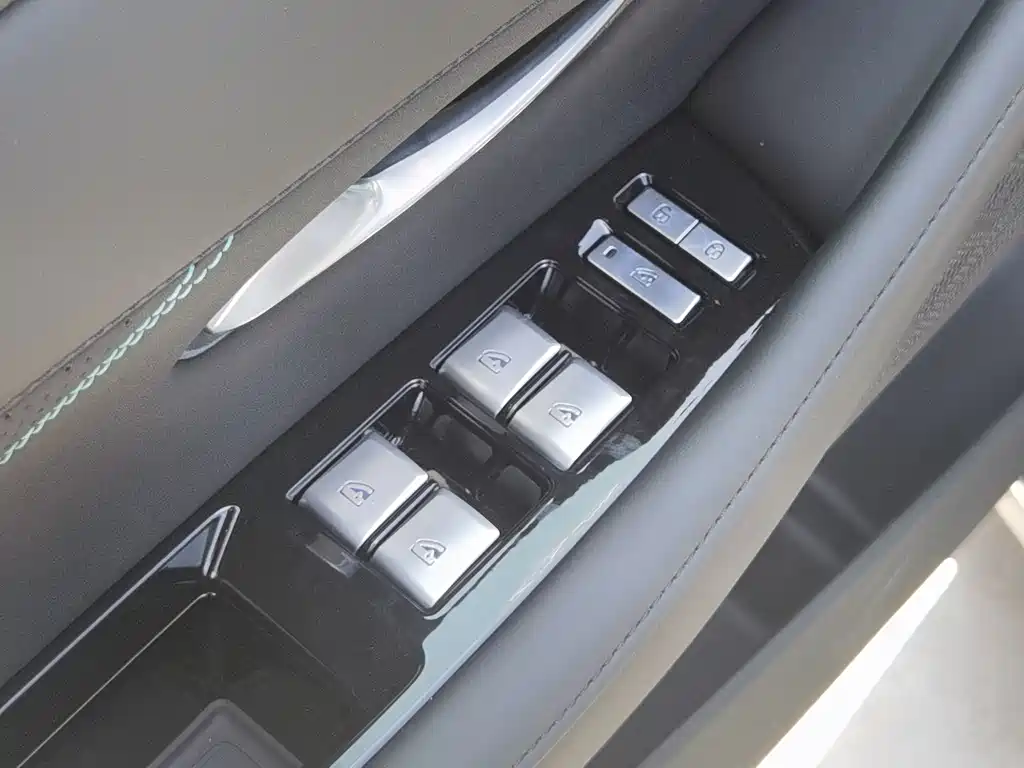 DeepBlue Auto Deep Blue SL03 2025 Model Year Facelift Range Extender Elite 2026 - thumbnail 15