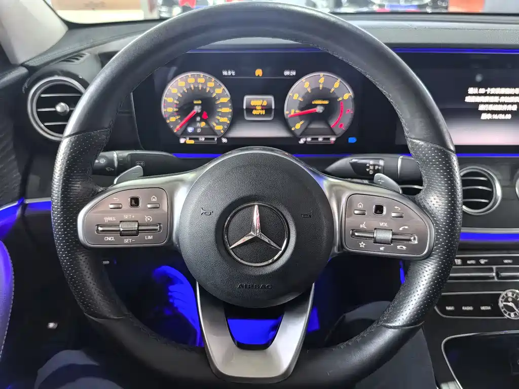 Mercedes-Benz Mercedes-Benz E-Class 2020 Facelift E 300 L Sport Style 2020 - thumbnail 5