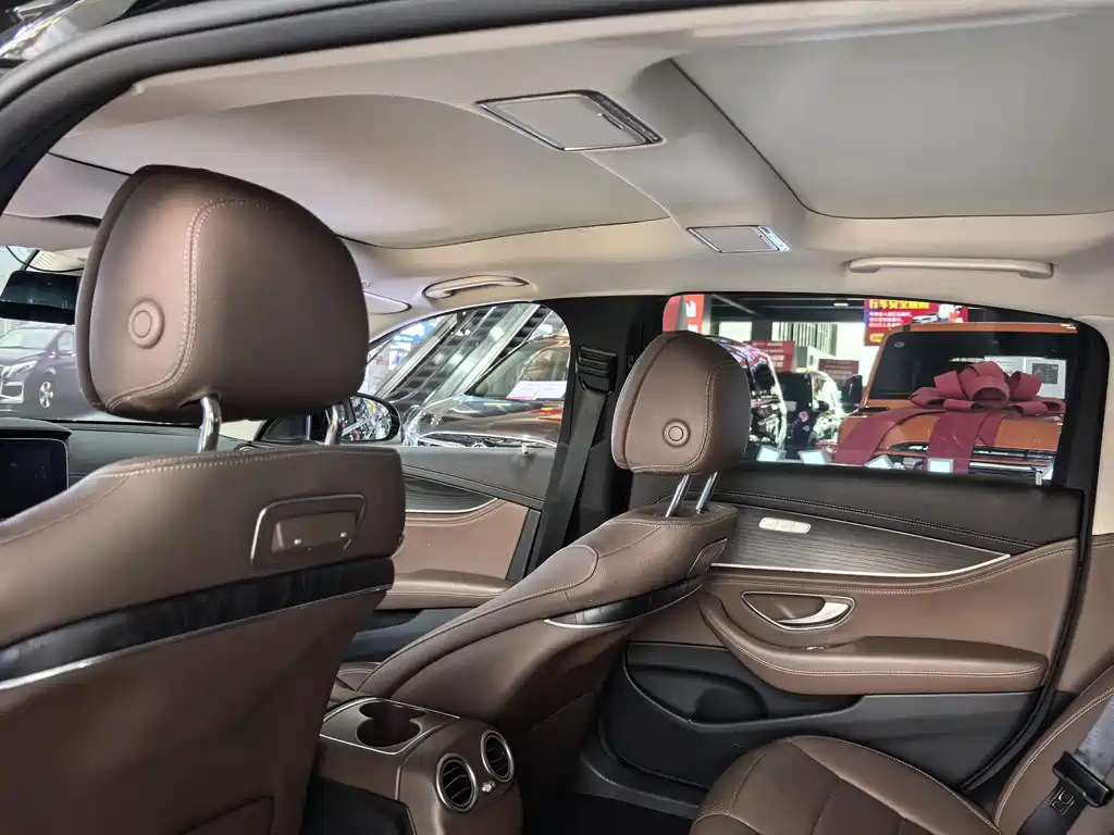 Mercedes-Benz Mercedes-Benz E-Class 2020 Facelift E 300 L Sport Style 2020 - thumbnail 11