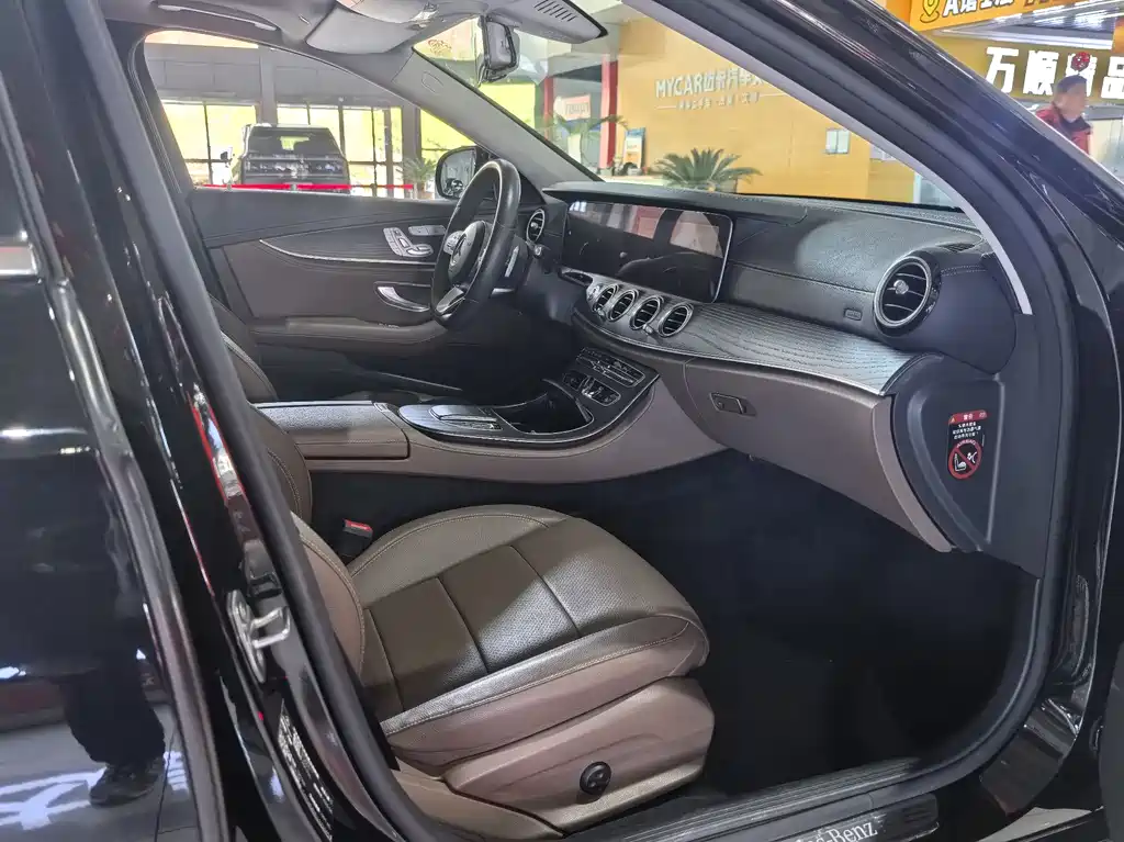 Mercedes-Benz Mercedes-Benz E-Class 2020 Facelift E 300 L Sport Style 2020 - thumbnail 13