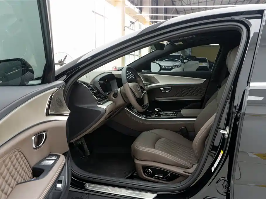 BYD BYD Han 2024 DM-i Glory Edition 121KM Premium Model 2024 - thumbnail 15