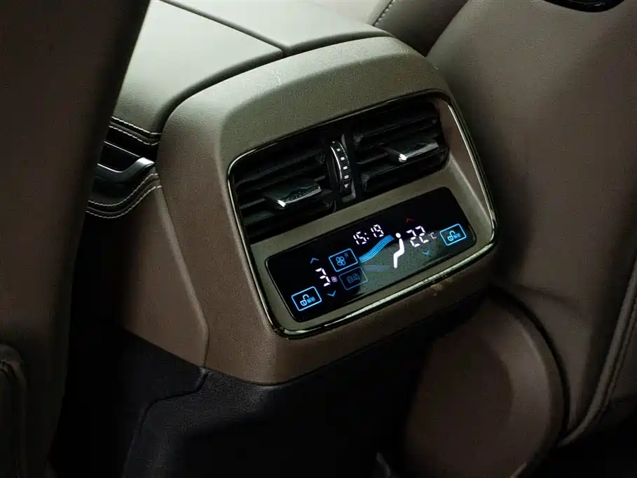 BYD BYD Han 2024 DM-i Glory Edition 121KM Premium Model 2024 - thumbnail 20