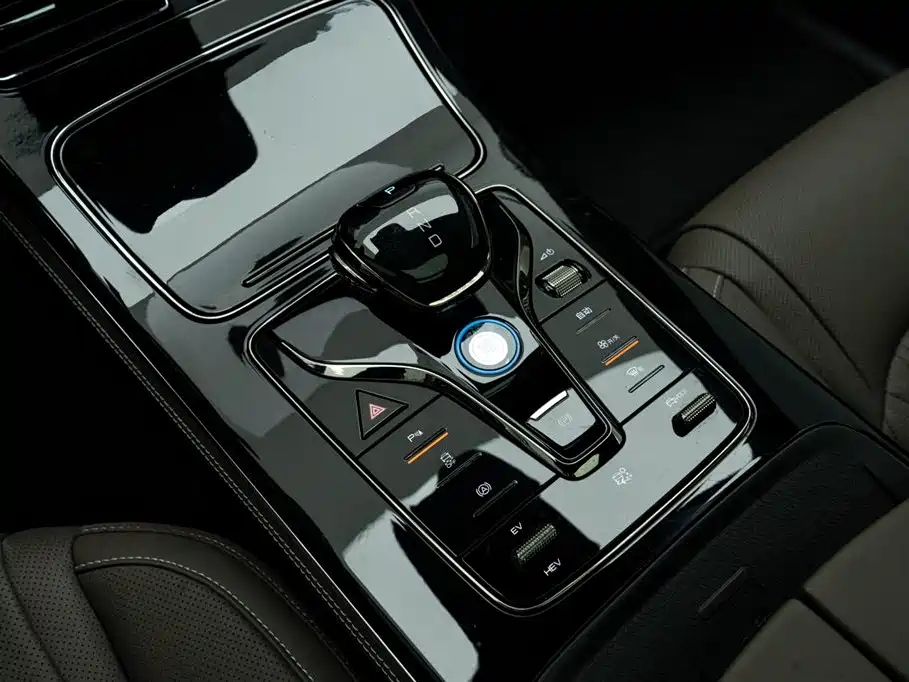 BYD BYD Han 2024 DM-i Glory Edition 121KM Premium Model 2024 - thumbnail 24