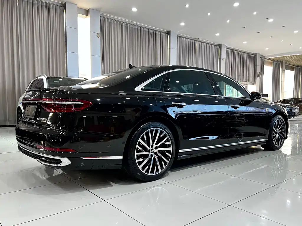 Audi Audi A8 2024 A8L 50 TFSI quattro Premium Selection 2025 - thumbnail 4