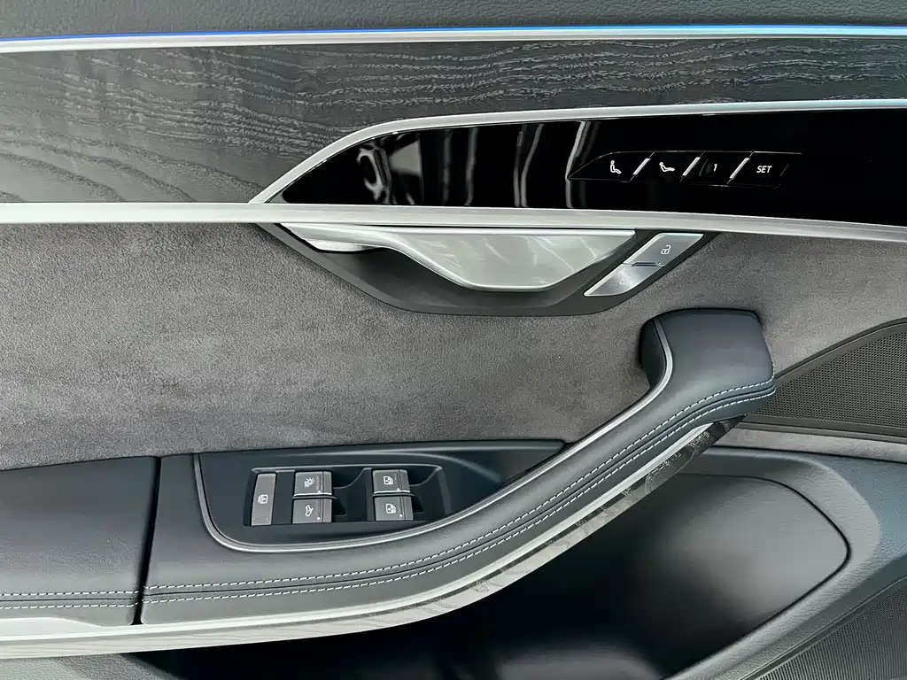 Audi Audi A8 2024 A8L 50 TFSI quattro Premium Selection 2025 - thumbnail 19