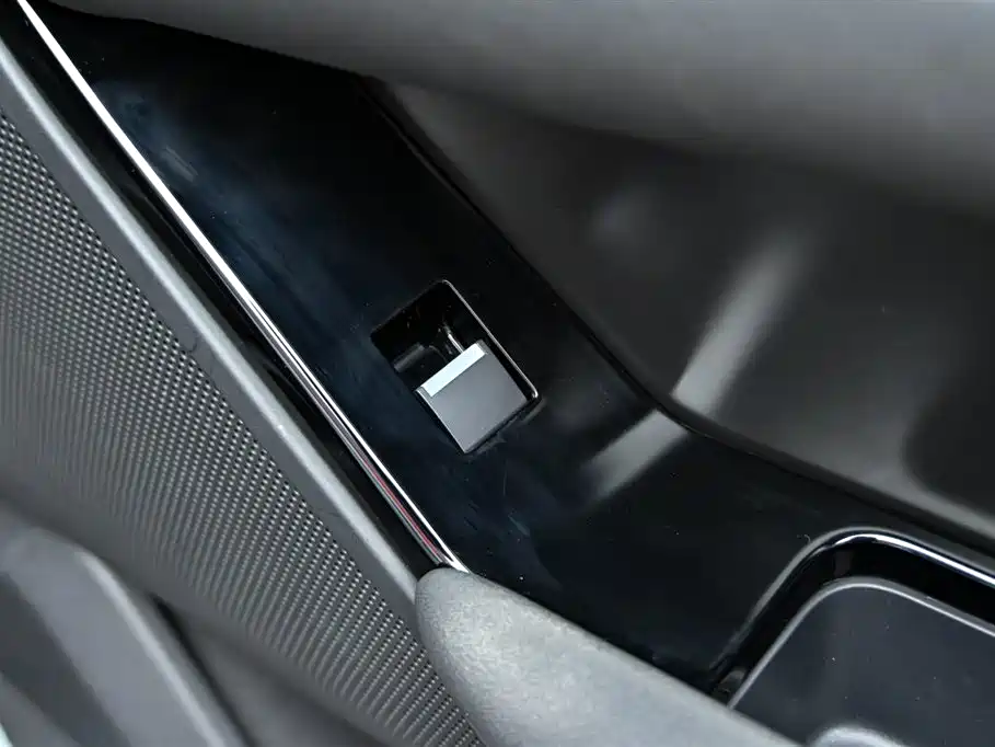 Land Rover Range Rover Sport 2024 Dynamic SE 2023 - thumbnail 24