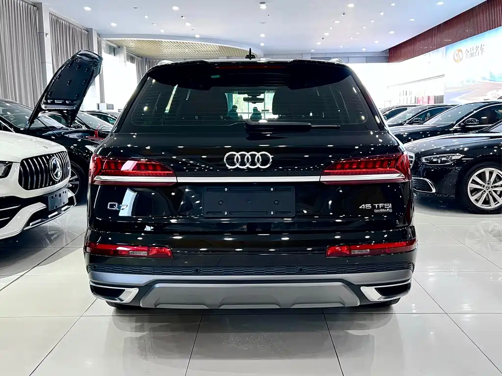 Audi Audi Q7 2023 45 TFSI quattro S line Sport Package 2023 - thumbnail 5