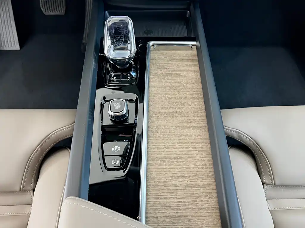 Volvo Volvo XC60 2026 B5 AWD Intelligent Luxury Edition 2026 - thumbnail 17