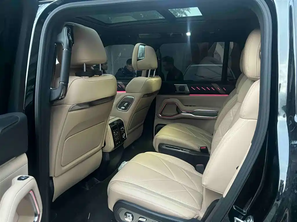 Fangchengbao Leopard 8 2025 Intelligent Courage Flagship 6-seater 2025 - thumbnail 3