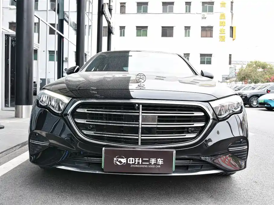 Mercedes-Benz Mercedes-Benz E-Class 2023 E 350 e L Plug-in Hybrid Sedan 2024 - thumbnail 2