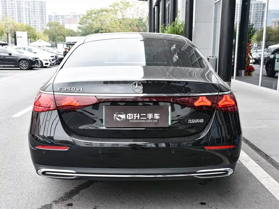 Mercedes-Benz Mercedes-Benz E-Class 2023 E 350 e L Plug-in Hybrid Sedan 2024 - thumbnail 5