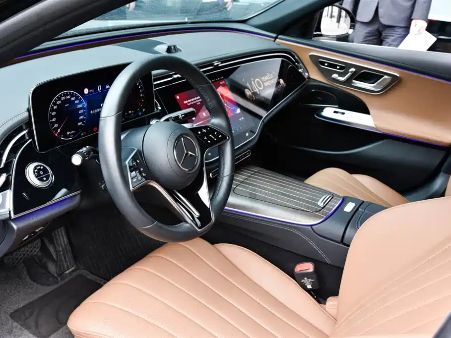Mercedes-Benz Mercedes-Benz E-Class 2023 E 350 e L Plug-in Hybrid Sedan 2024 - thumbnail 8