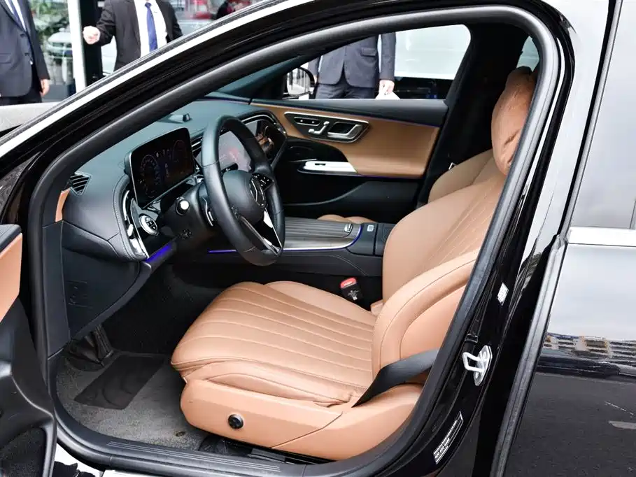Mercedes-Benz Mercedes-Benz E-Class 2023 E 350 e L Plug-in Hybrid Sedan 2024 - thumbnail 17