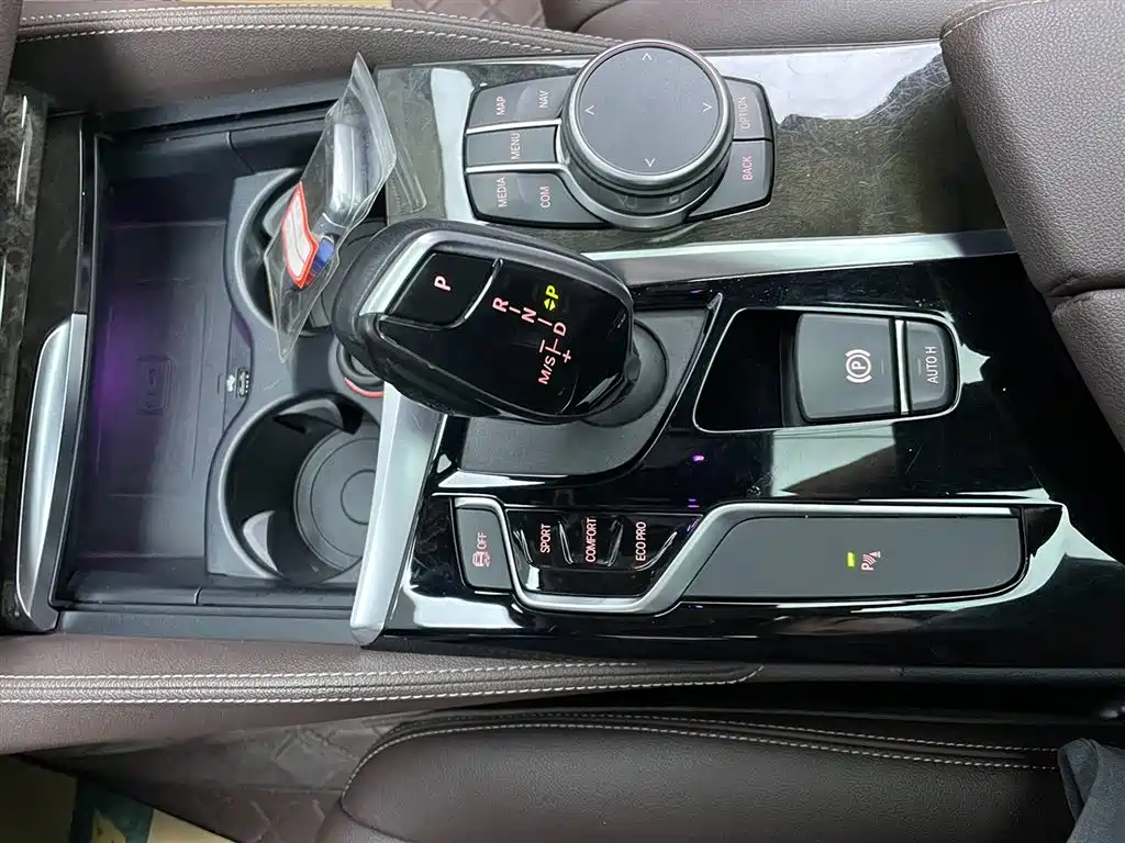BMW BMW 5 Series 2020 525Li M Sport Package 2020 - thumbnail 11