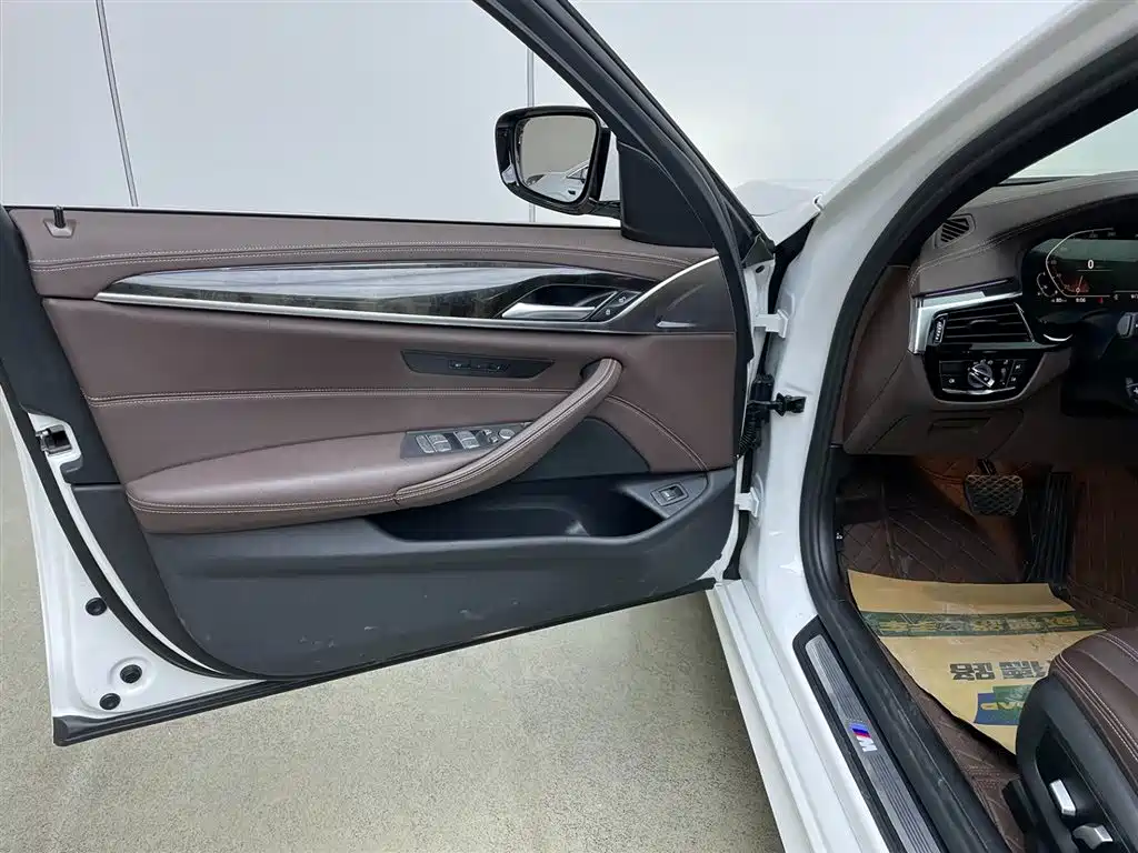 BMW BMW 5 Series 2020 525Li M Sport Package 2020 - thumbnail 12