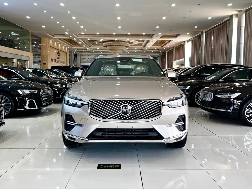 Volvo Volvo XC60 2026 B5 AWD Intelligent Luxury Edition 2026 - thumbnail 2