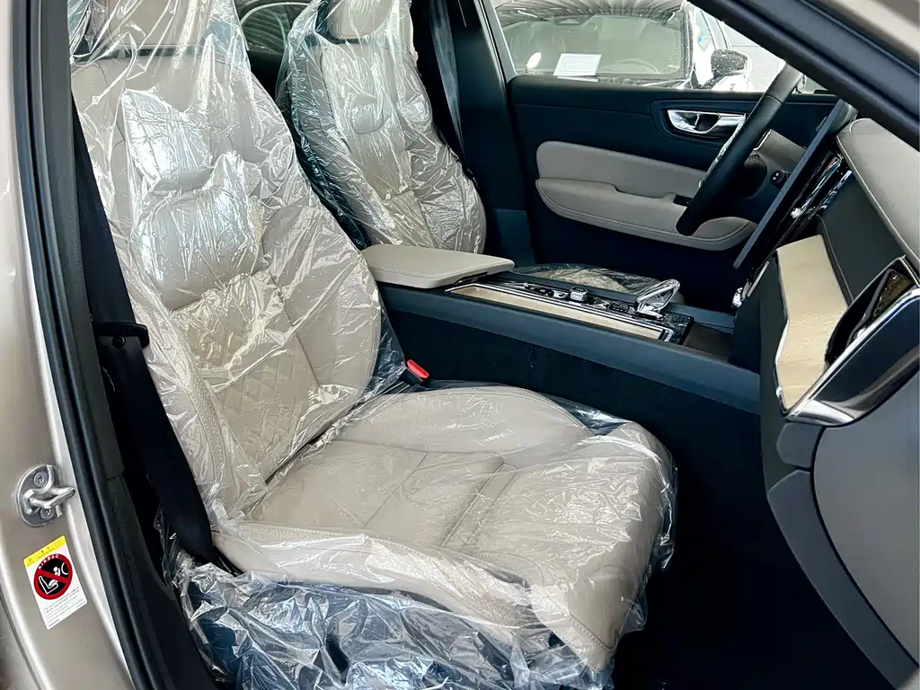 Volvo Volvo XC60 2026 B5 AWD Intelligent Luxury Edition 2026 - thumbnail 7