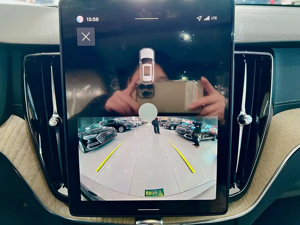 Volvo Volvo XC60 2026 B5 AWD Intelligent Luxury Edition 2026 - thumbnail 13