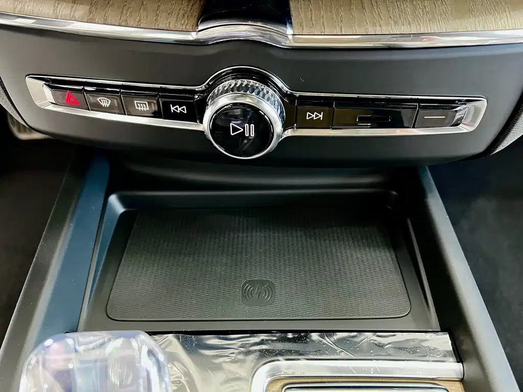 Volvo Volvo XC60 2026 B5 AWD Intelligent Luxury Edition 2026 - thumbnail 16