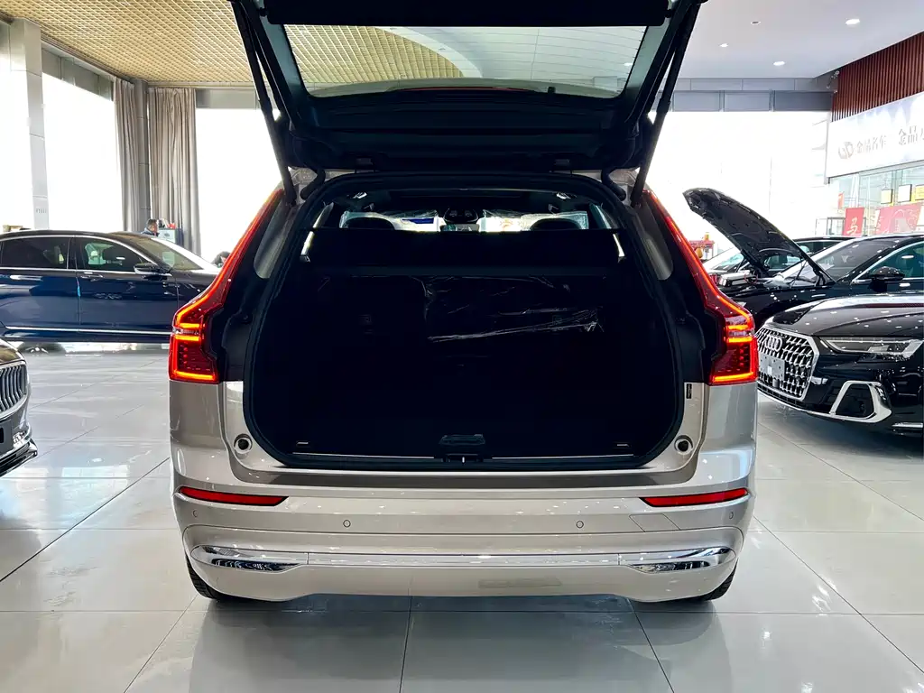 Volvo Volvo XC60 2026 B5 AWD Intelligent Luxury Edition 2026 - thumbnail 20