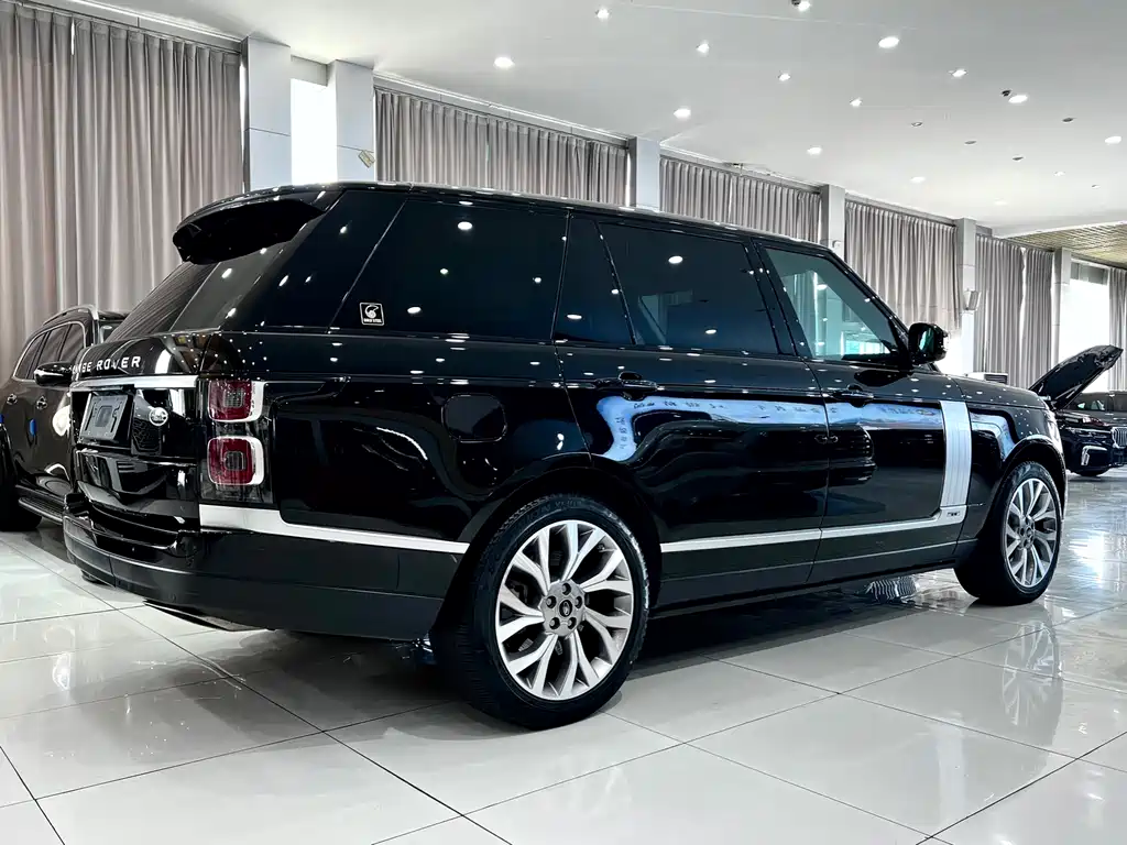 Land Rover Range Rover 2021 3.0 L6 Autobiography Long Classic Edition 2021 - thumbnail 4