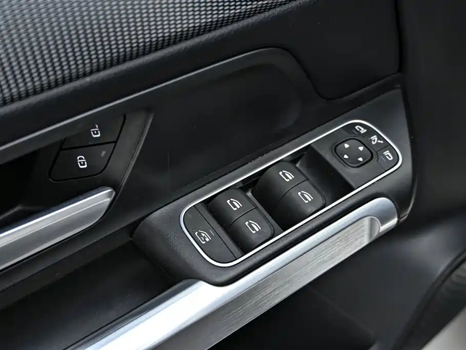 Mercedes-Benz Mercedes-Benz GLB 2022 Facelift GLB 200 Style 2022 - thumbnail 22