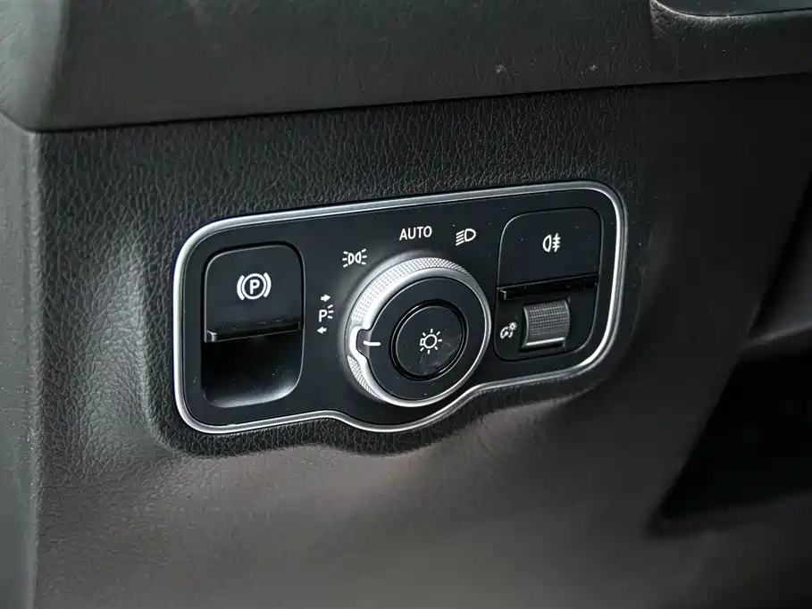 Mercedes-Benz Mercedes-Benz GLB 2022 Facelift GLB 200 Style 2022 - thumbnail 23