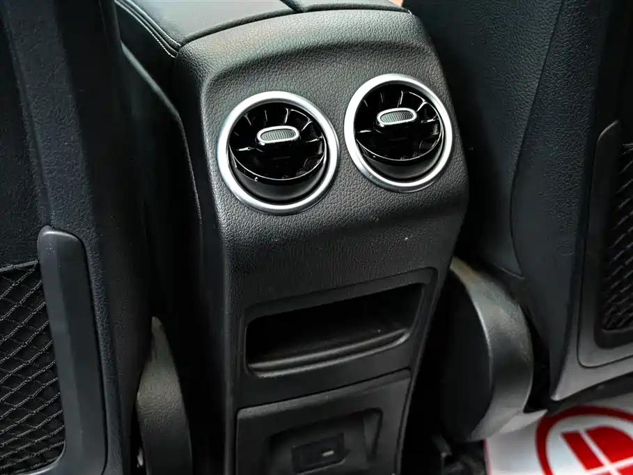 Mercedes-Benz Mercedes-Benz GLB 2022 Facelift GLB 200 Style 2022 - thumbnail 29