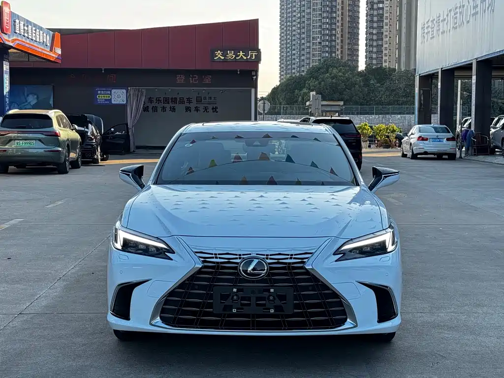 Lexus Lexus ES 2025 200 Premium Edition 2026 - thumbnail 2