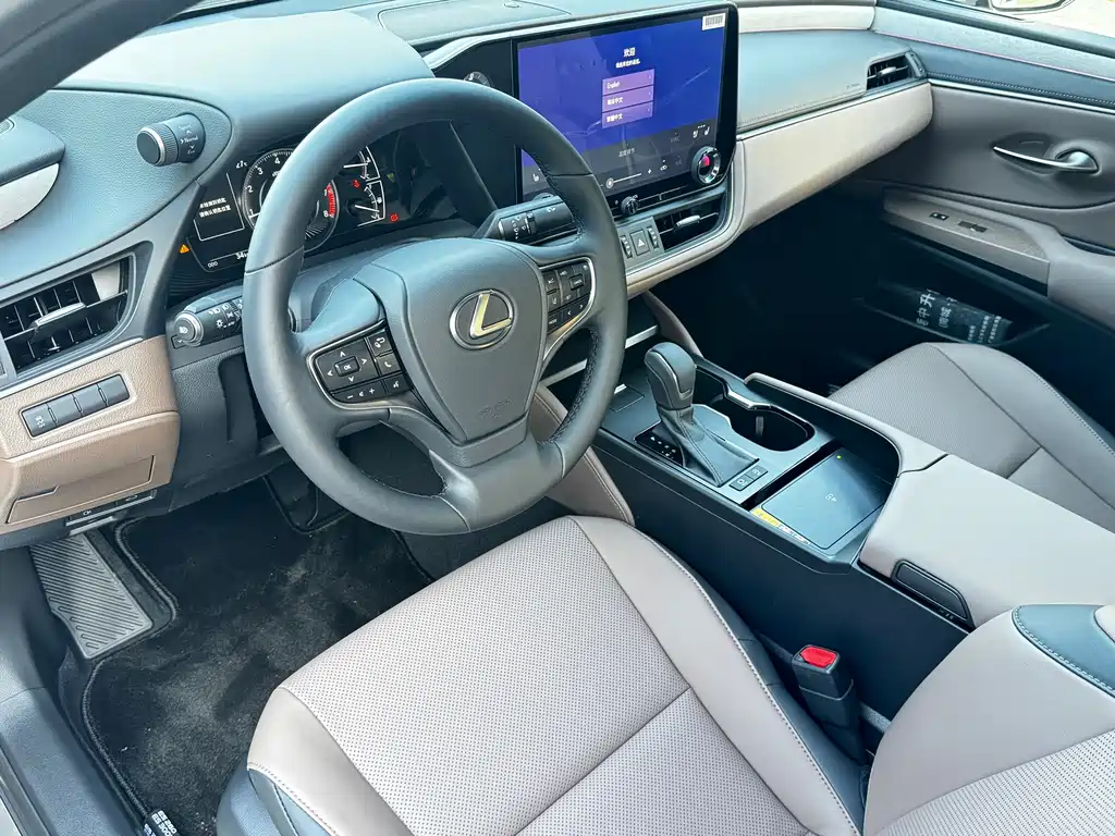 Lexus Lexus ES 2025 200 Premium Edition 2026 - thumbnail 4