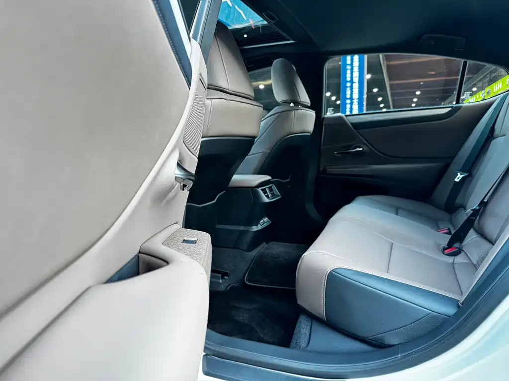 Lexus Lexus ES 2025 200 Premium Edition 2026 - thumbnail 10