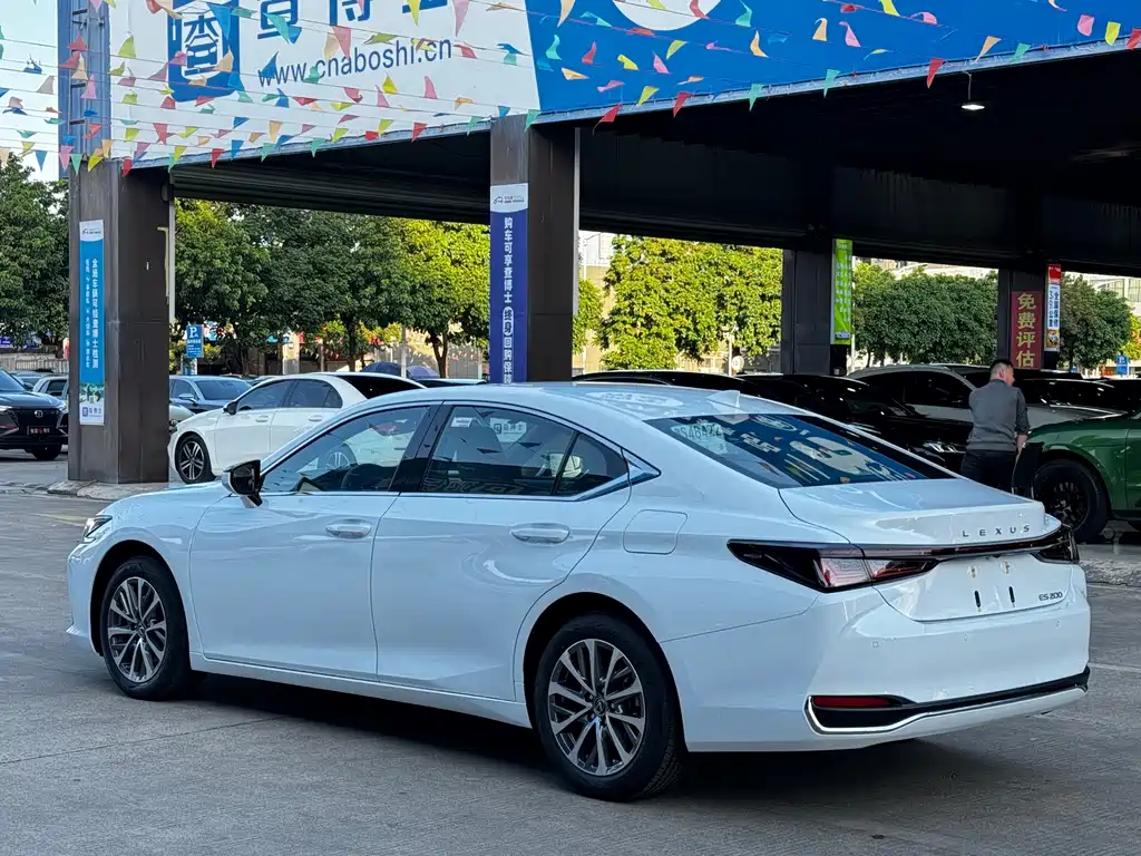 Lexus Lexus ES 2025 200 Premium Edition 2026 - thumbnail 15