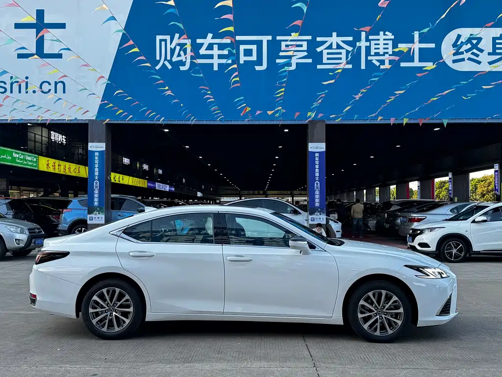 Lexus Lexus ES 2025 200 Premium Edition 2026 - thumbnail 16