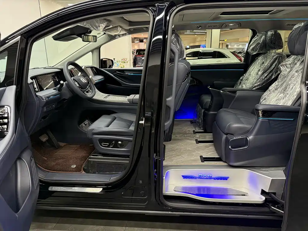 GAC Trumpchi GAC Trumpchi M8 2025 Qiankun Series Max Luxury Cabin 2025 - thumbnail 14