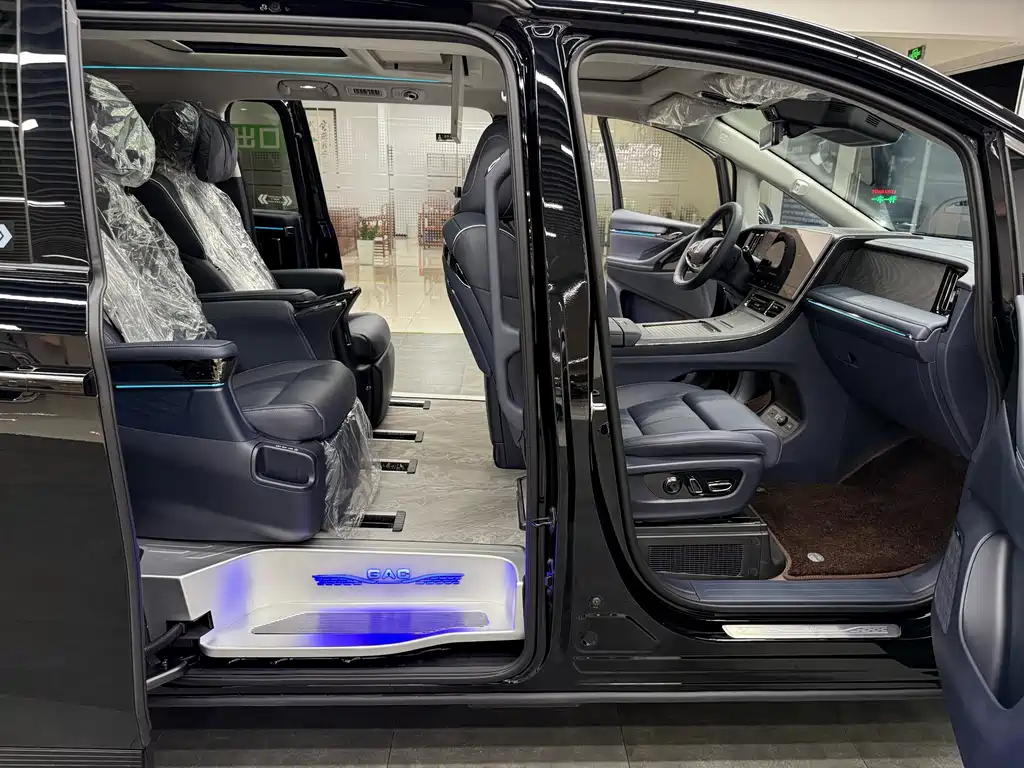 GAC Trumpchi GAC Trumpchi M8 2025 Qiankun Series Max Luxury Cabin 2025 - thumbnail 17