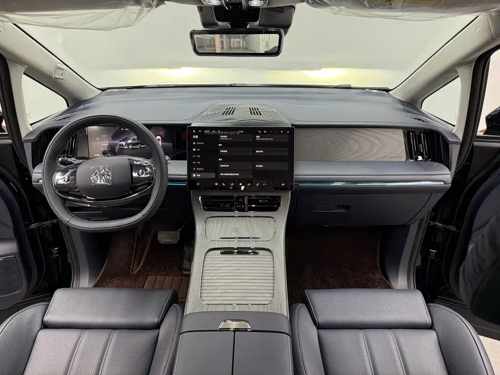 GAC Trumpchi GAC Trumpchi M8 2025 Qiankun Series Max Luxury Cabin 2025 - thumbnail 22