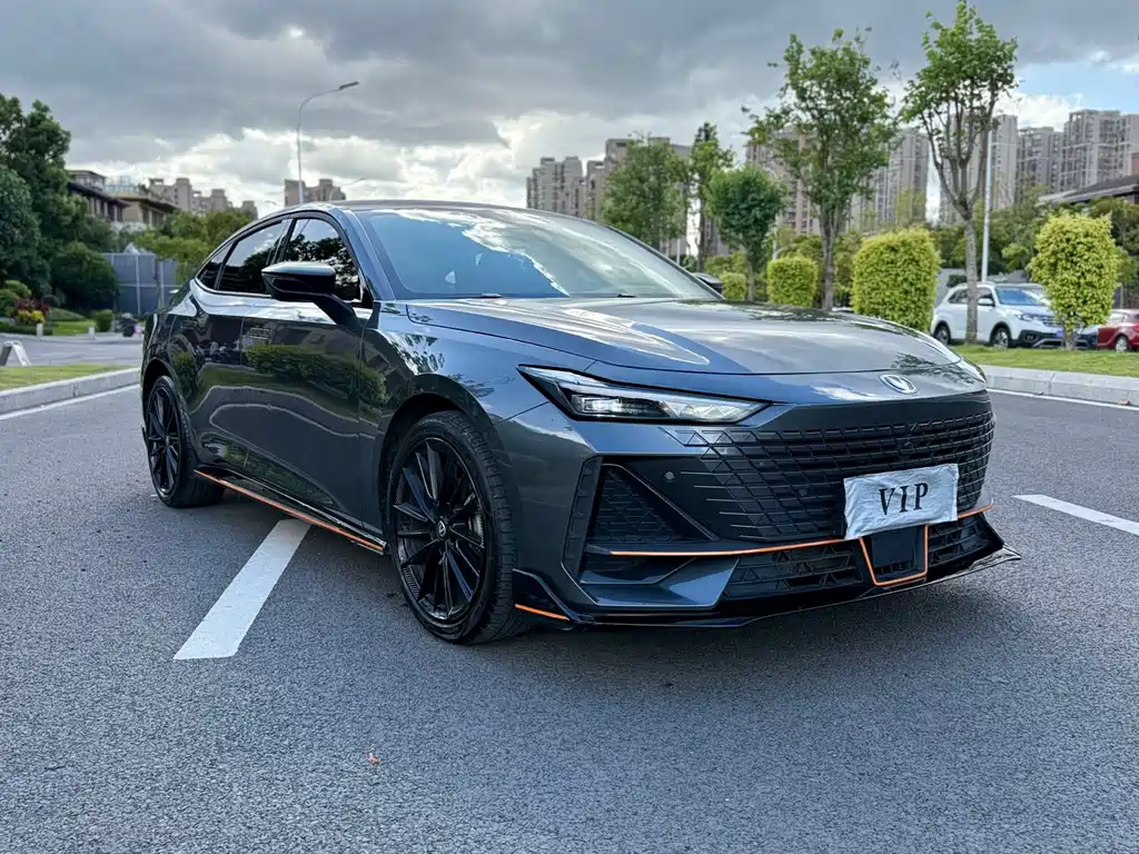 Changan Changan UNI-V 2023 1.5T Sport Edition 2024 - thumbnail 3