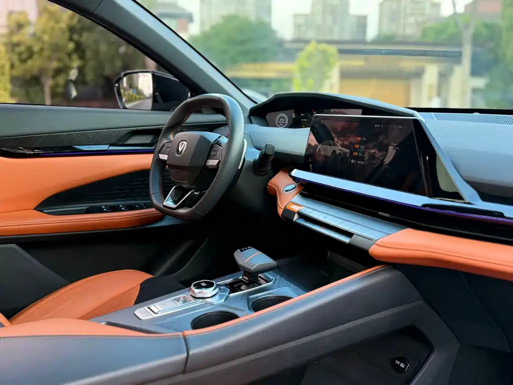 Changan Changan UNI-V 2023 1.5T Sport Edition 2024 - thumbnail 14